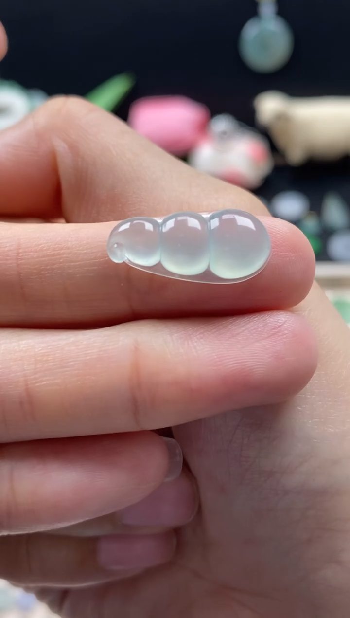 【闪购商品】翡翠颈饰未镶嵌翡翠冰晴福豆