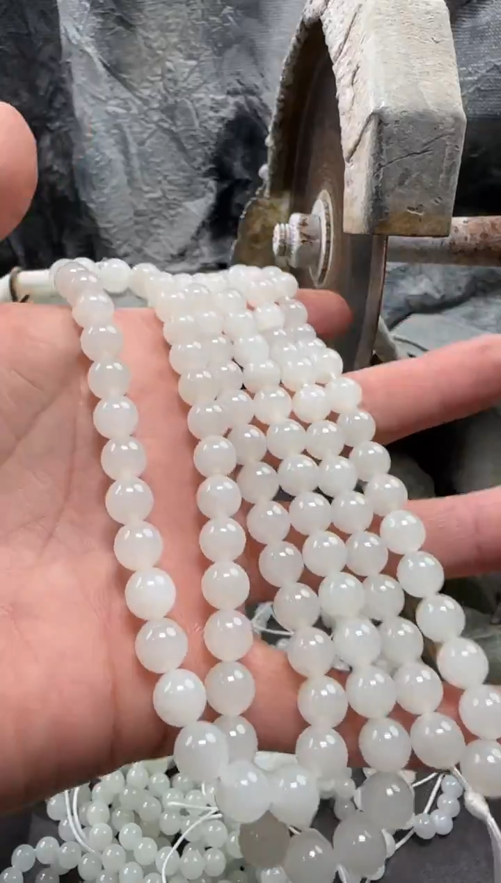 颈饰未镶嵌和田玉项链