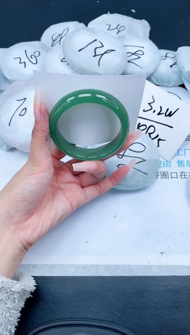 【闪购商品】石英质玉手镯未镶嵌367-*55