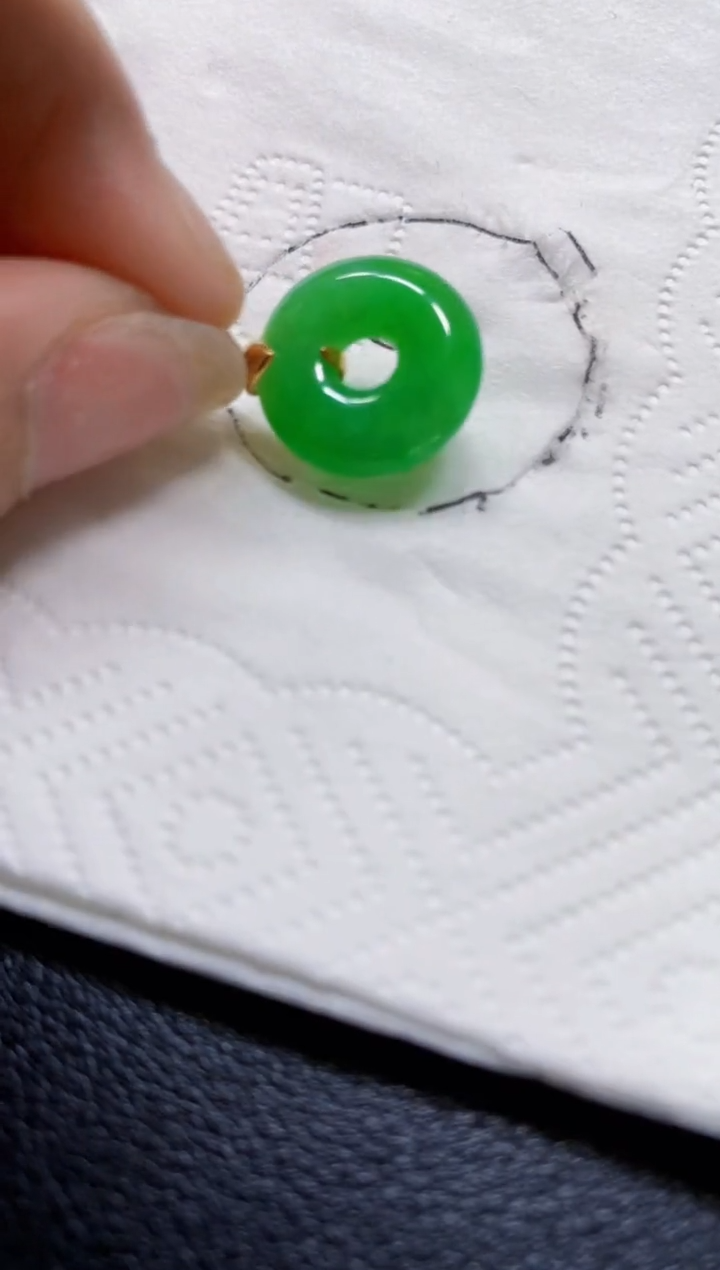 颈饰18K金镶嵌翡翠甜甜圈