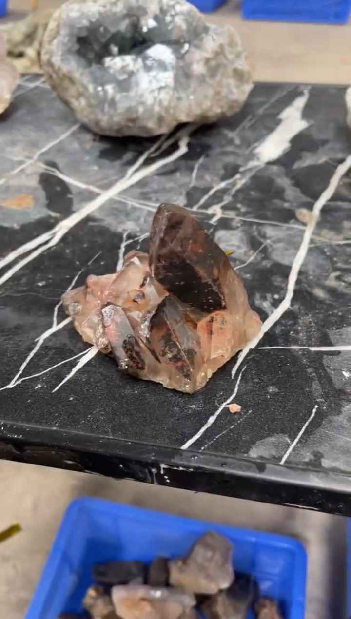 【闪购商品】烟晶原石未镶嵌天然茶水晶原石摆件