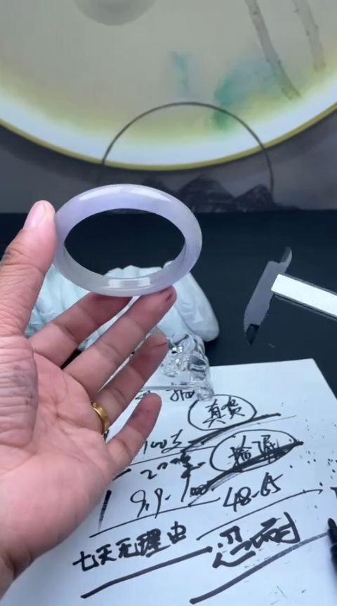 下单就是图片的手镯，放心冲！A335
