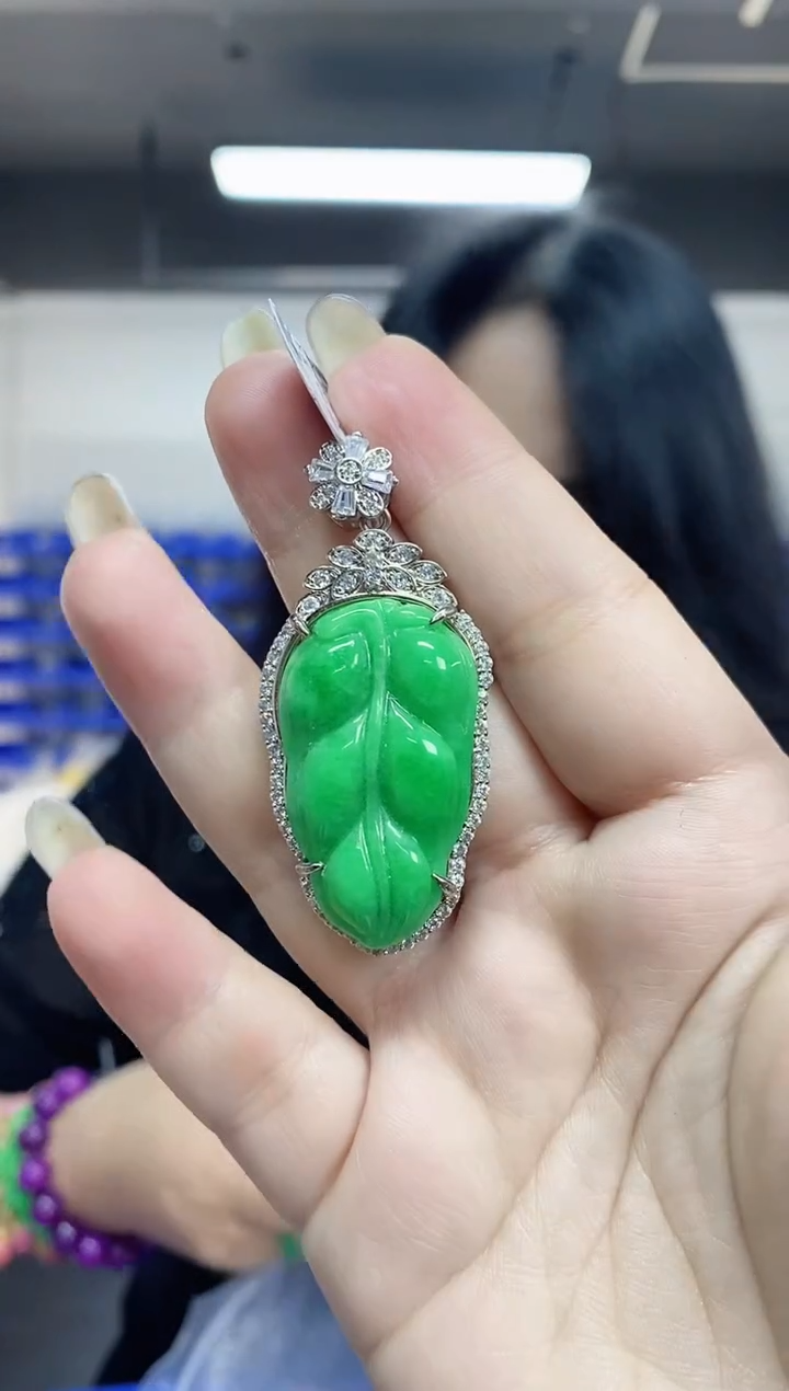 【闪购商品】翡翠吊坠(不含链)未镶嵌多样性发其一颜色微差