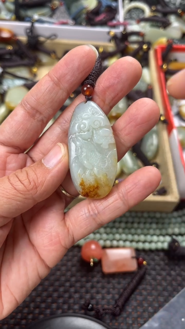 【闪购商品】和田玉颈饰未镶嵌多样性发货没有证书拍一发一有瑕