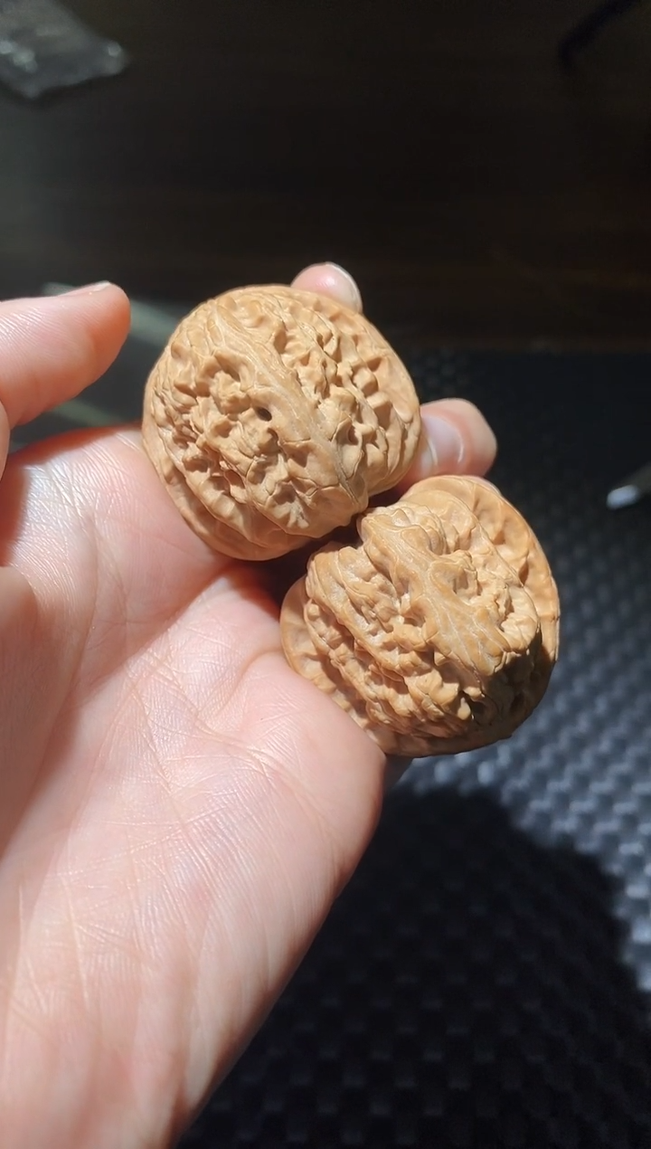 把件文玩核桃全品三角白狮子头38尺