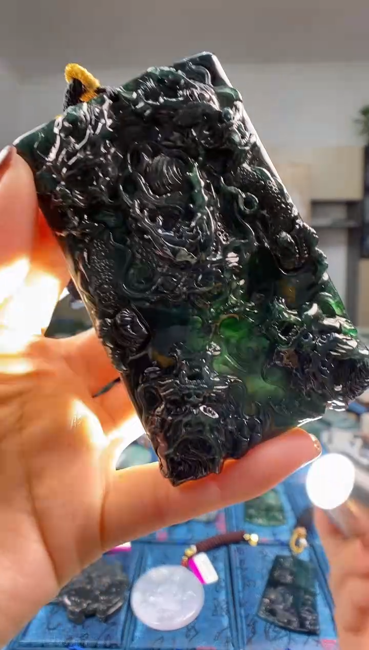 颈饰未镶嵌翡翠多样性发其一