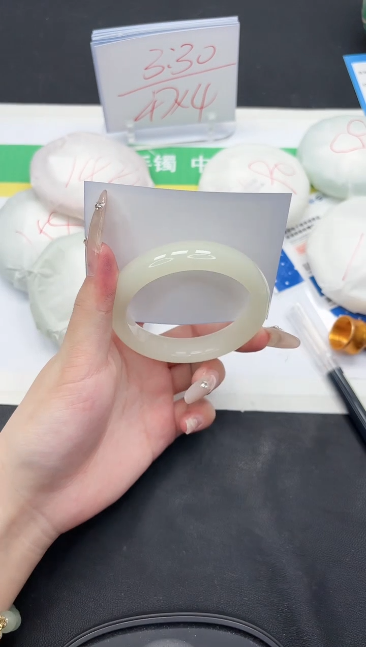 石英质玉未镶嵌手镯285-595