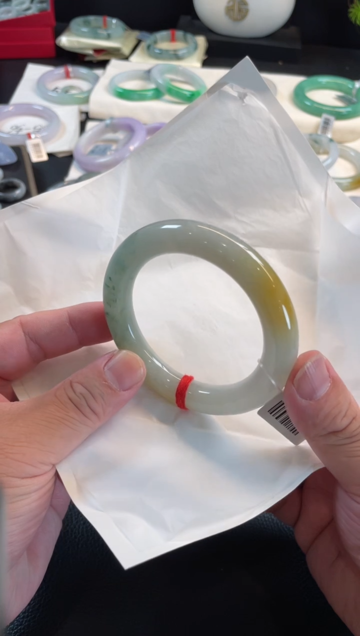 翡翠手镯未镶嵌57圆条