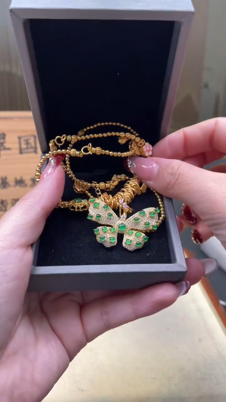 【闪购商品】翡翠颈饰未镶嵌      *A130 (只发一件)