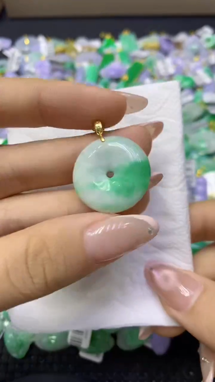 颈饰未镶嵌翡翠天然缅甸翡翠A货