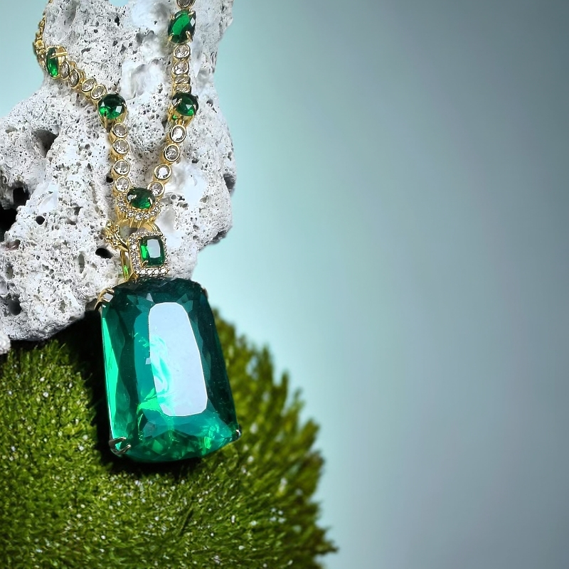 星辰Q69天辰博藏臻美首饰配送礼盒送链子