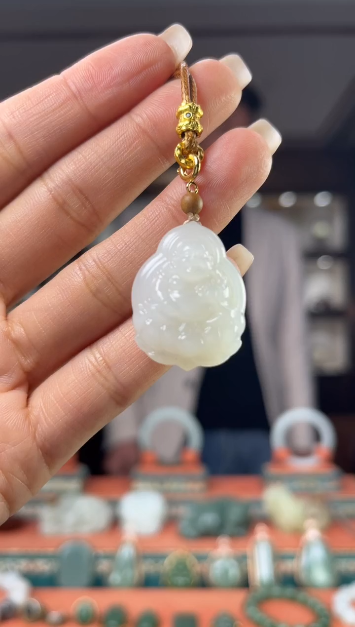 颈饰未镶嵌和田玉佩佩