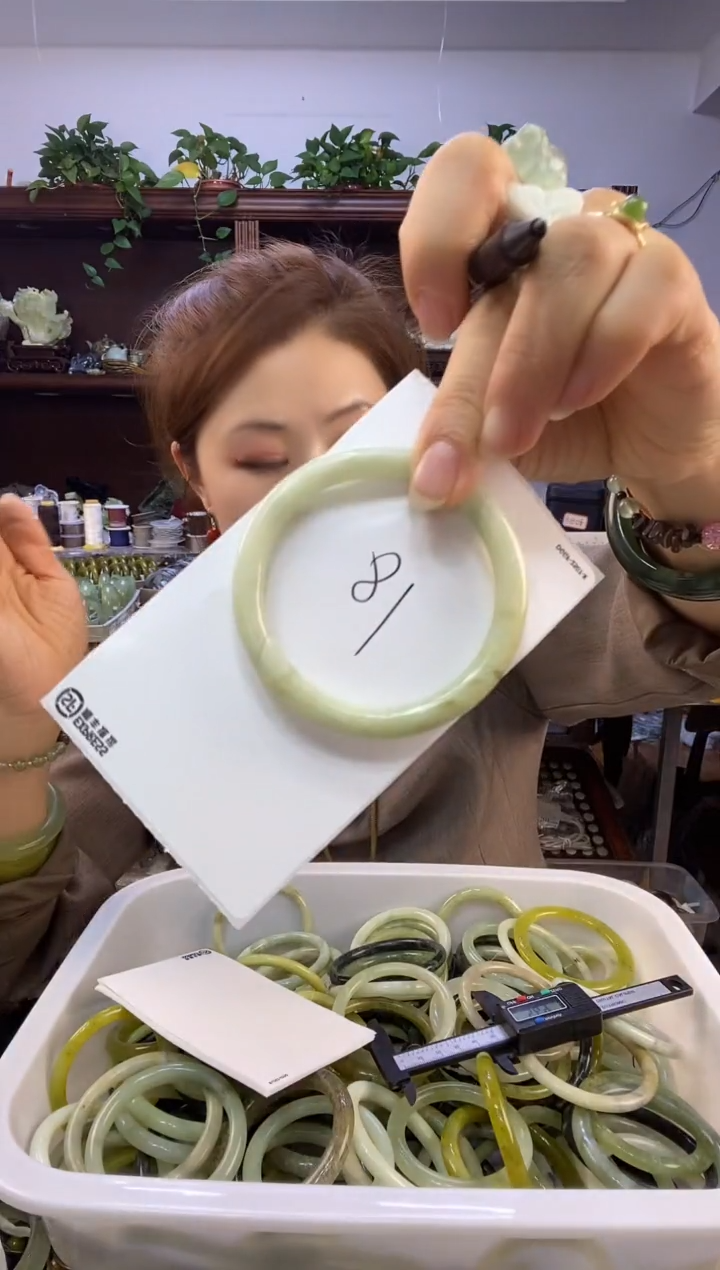 未镶嵌蛇纹石玉手镯宝*多样性随机发一18