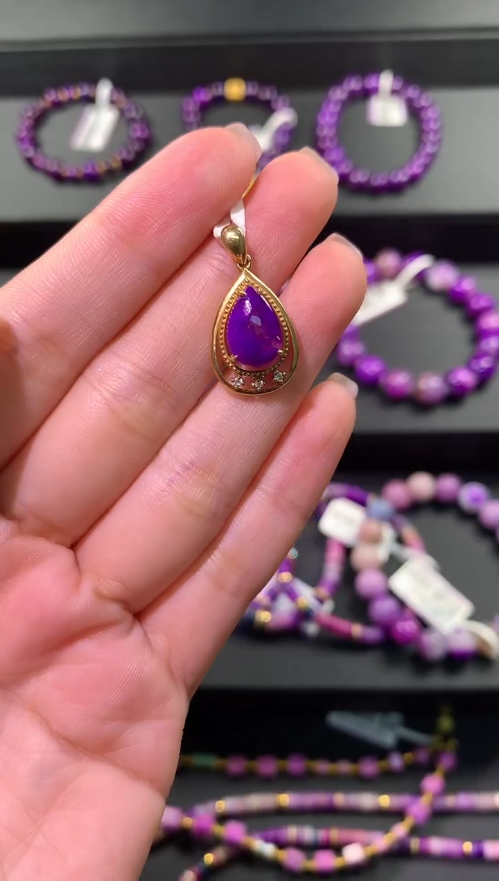 18K金镶嵌苏纪石（舒俱来）.吊坠