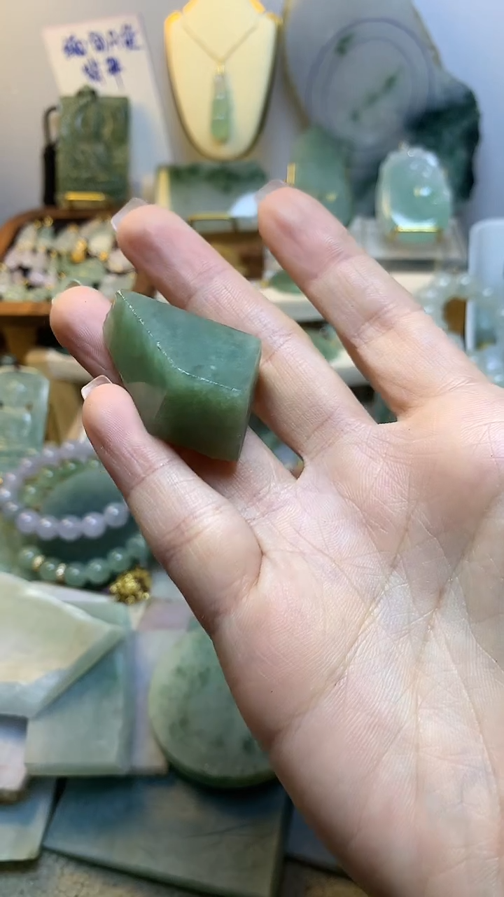 未镶嵌挂件翡翠 缅甸A货翡翠，没有运费险