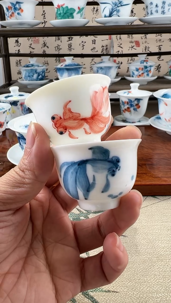 拾**?微瑕红蓝锦鲤美人杯4个