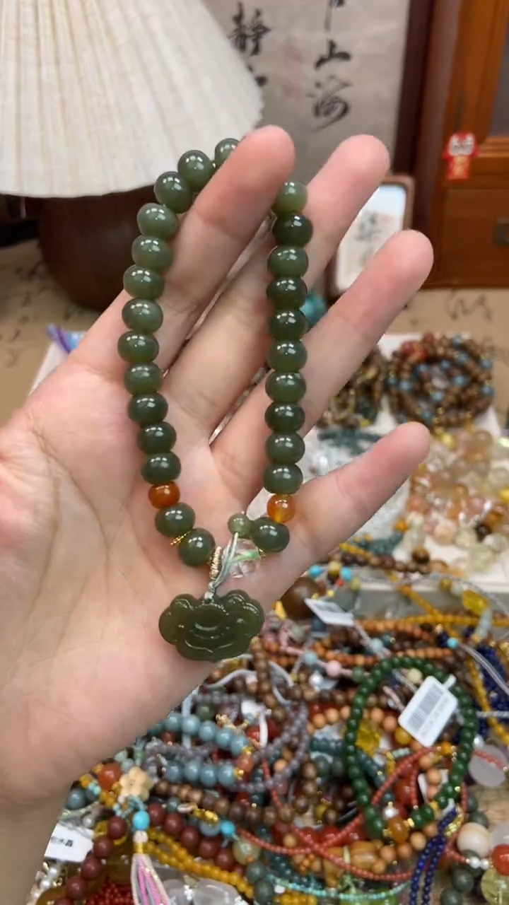 手饰和田玉未镶嵌256