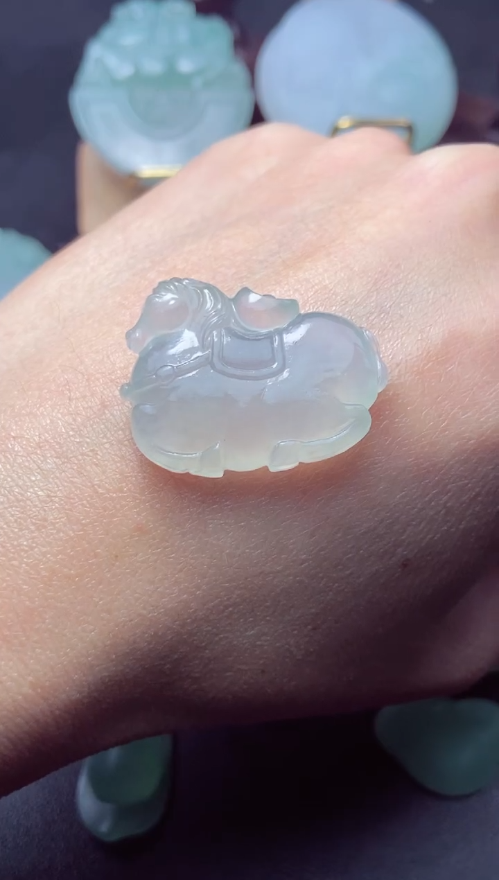 未镶嵌定制翡翠马**?a货翡翠