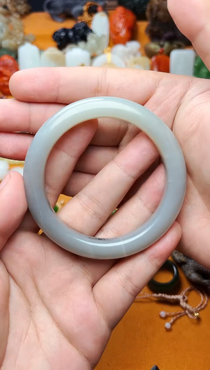 【闪购商品】和田玉手镯未镶嵌58.圈口