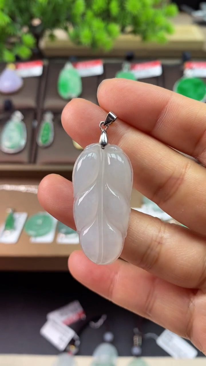 【闪购商品】翡翠颈饰银S925镶嵌叶子