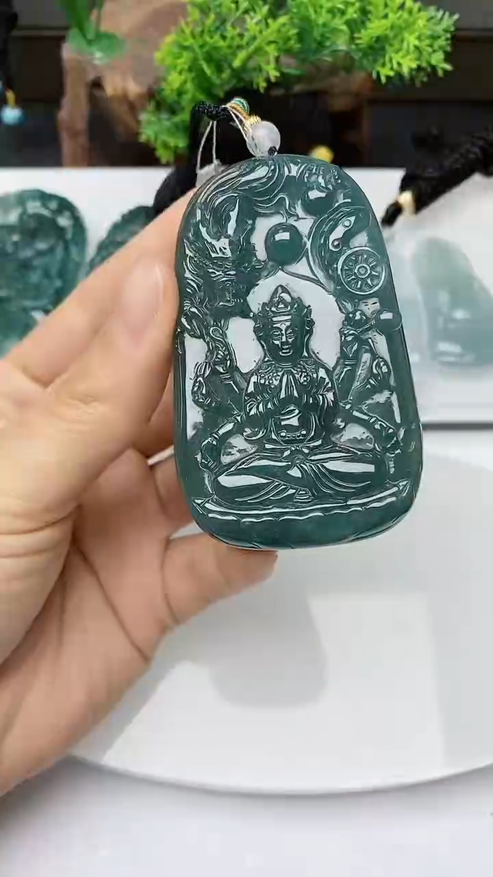 【闪购商品】翡翠颈饰未镶嵌         