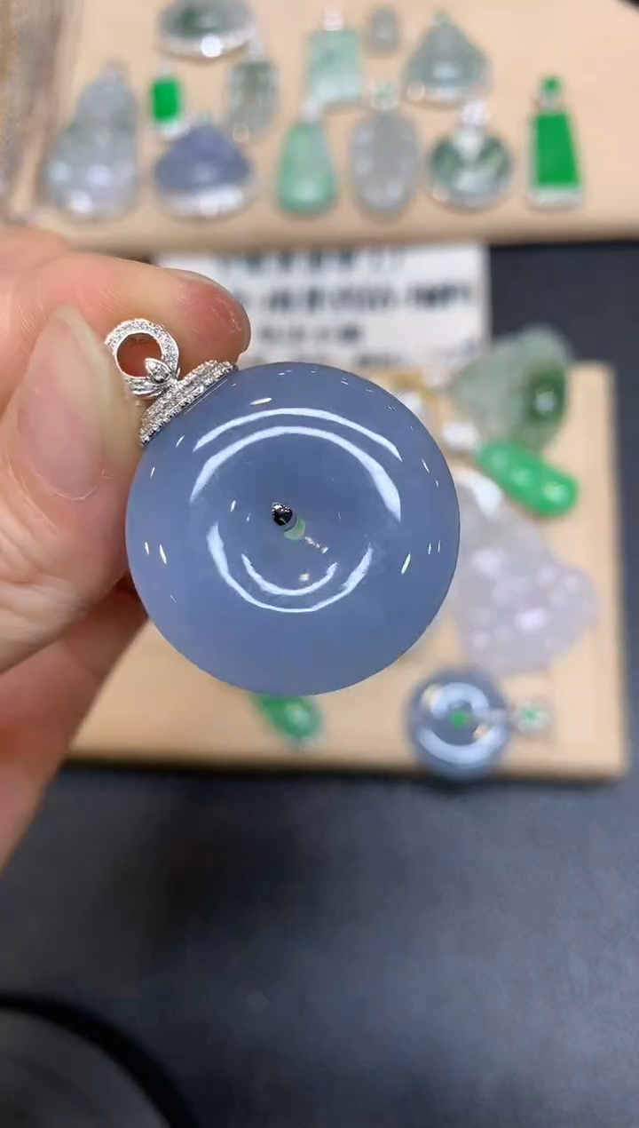 【闪购商品】翡翠颈饰18K金镶嵌平安扣【无服务费