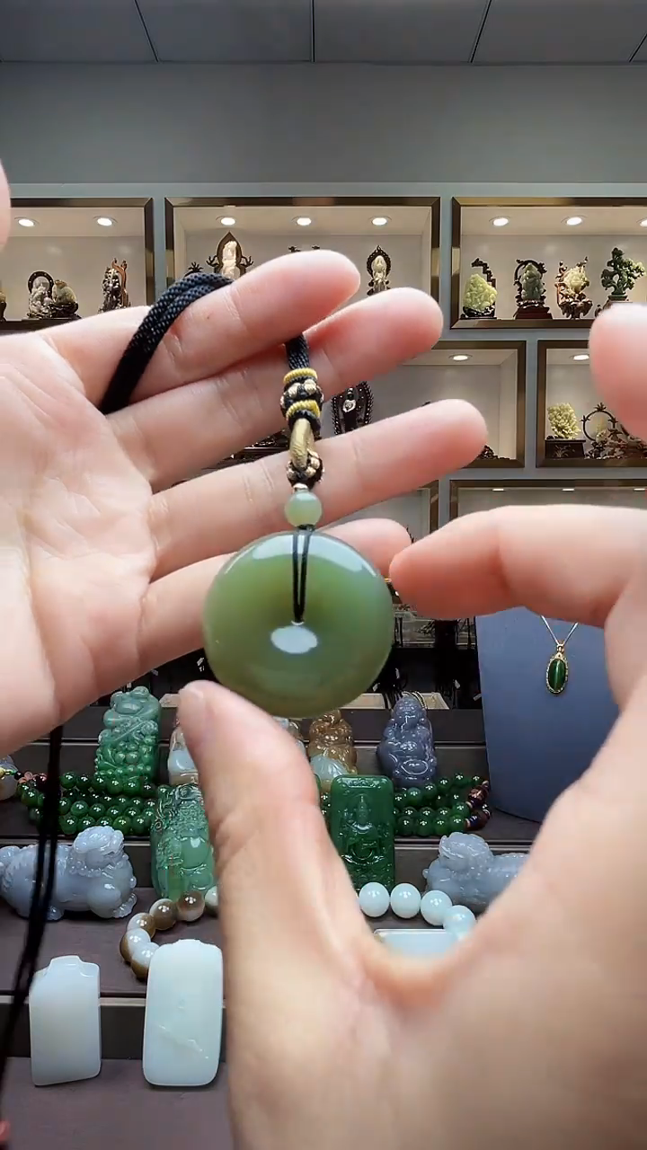 【闪购商品】和田玉颈饰未镶嵌苏