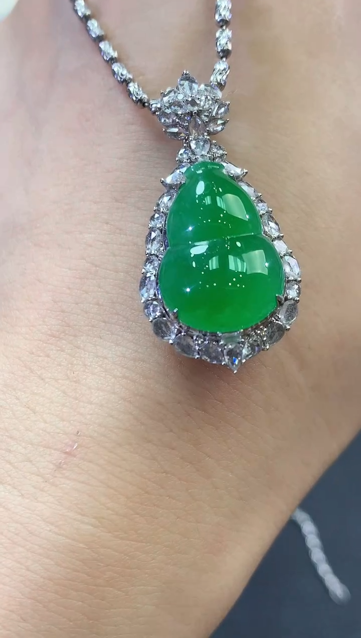【闪购商品】翡翠吊坠(不含链)18K金镶嵌 D71