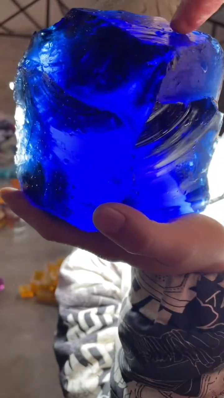 新疆五彩石原石摆件