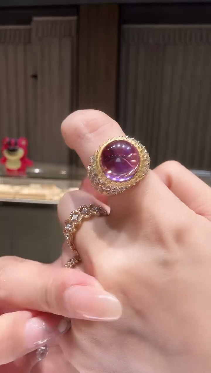 18K金镶嵌戒指钻石宽版