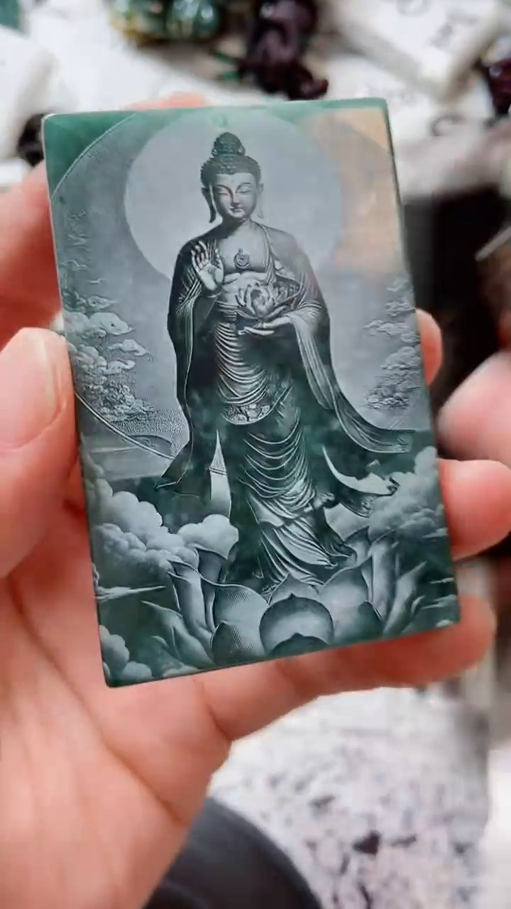 颈饰未镶嵌翡翠猪