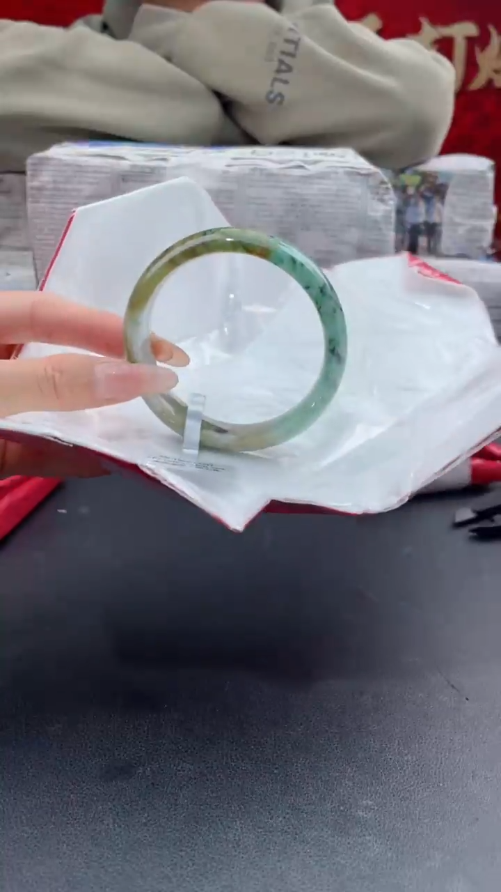 【闪购商品】翡翠手镯未镶嵌2翡翠手镯（微瑕）