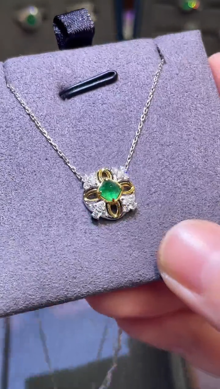 【闪购商品】祖母绿吊坠(不含链)18K金镶嵌0.4ct