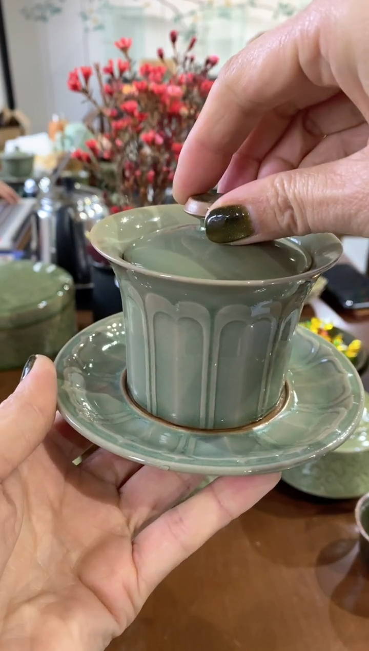 微瑕色差 九品青莲三才盖碗 