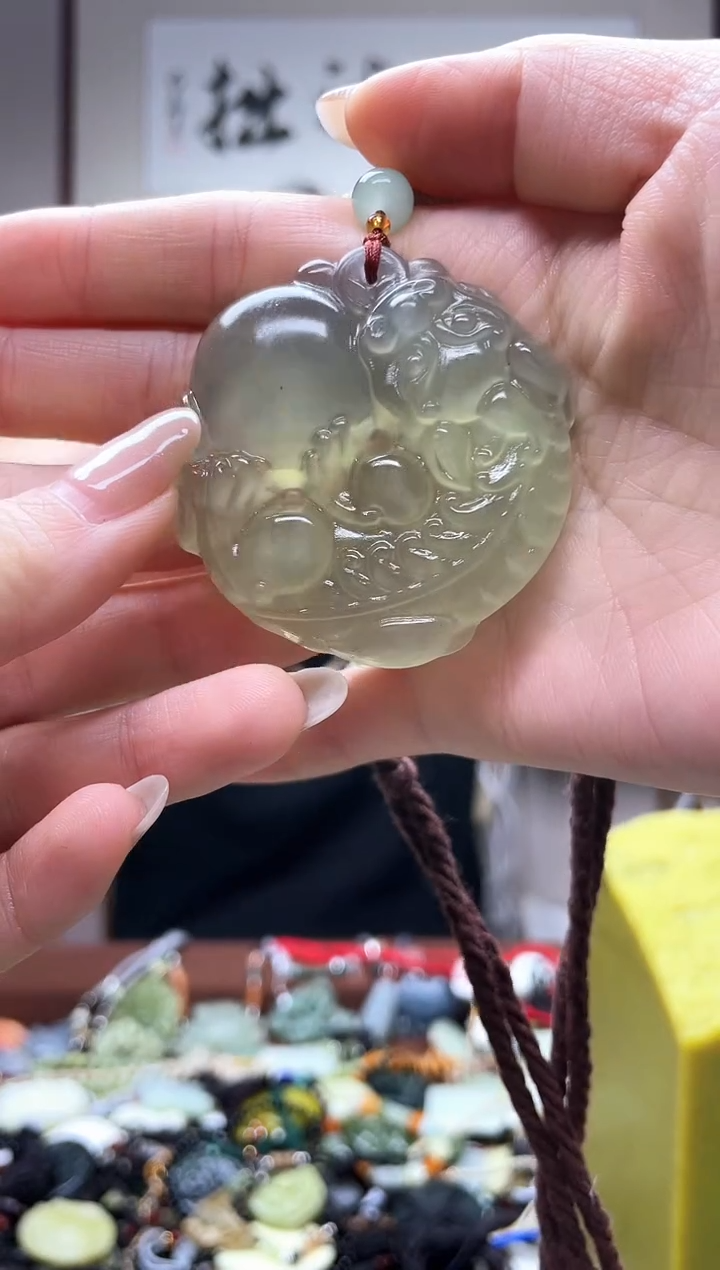 未镶嵌岫玉吊坠·