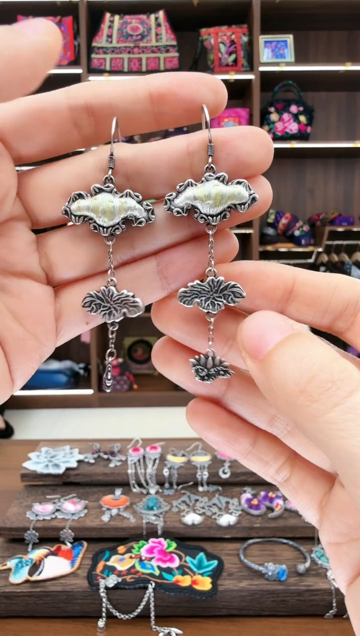 【闪购商品】织绣67蚩梦苗族古绣