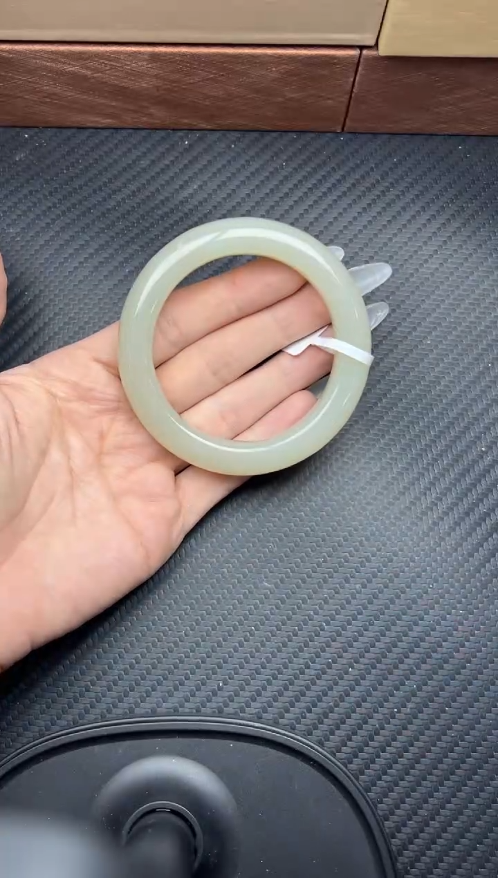 未镶嵌手镯和田玉黑山微色差56手镯Jm