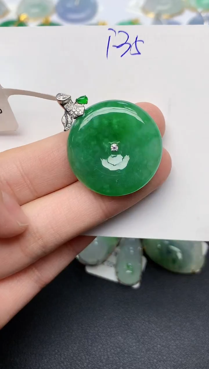 颈饰18K金镶嵌翡翠 天然缅甸A货翡翠百元以上9元证书费自理
