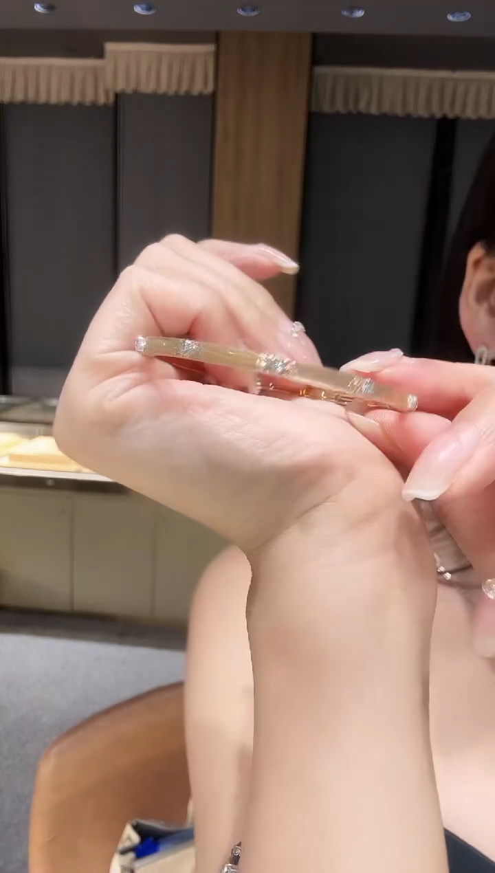 手镯18K金镶嵌钻石玫瑰金拉丝 16#