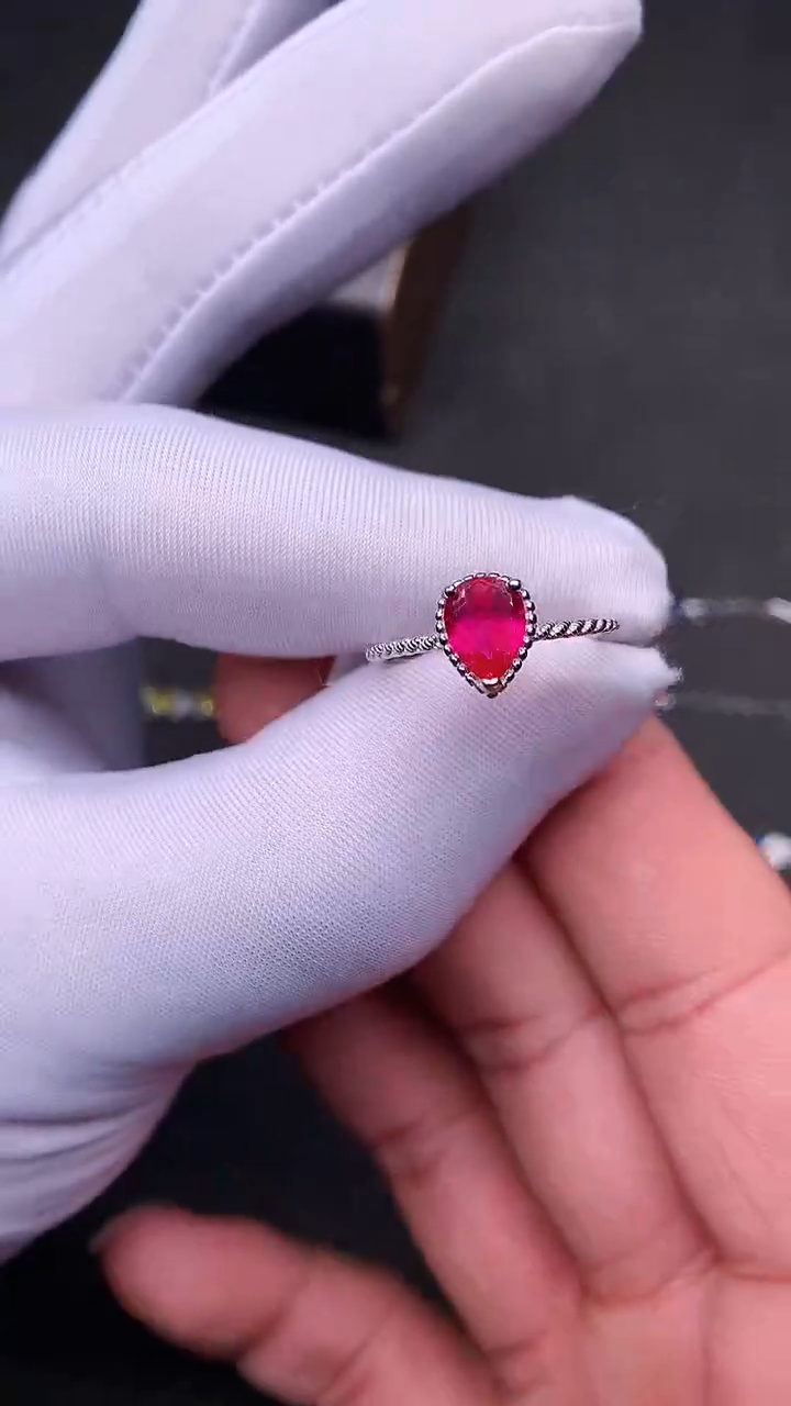 【闪购商品】红宝石戒指银S925镶嵌.................