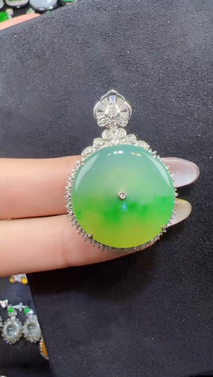 吊坠(不含链)18K金镶嵌翡翠黄加绿平安扣