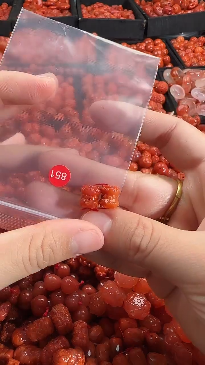 颈饰未镶嵌南红玛瑙1