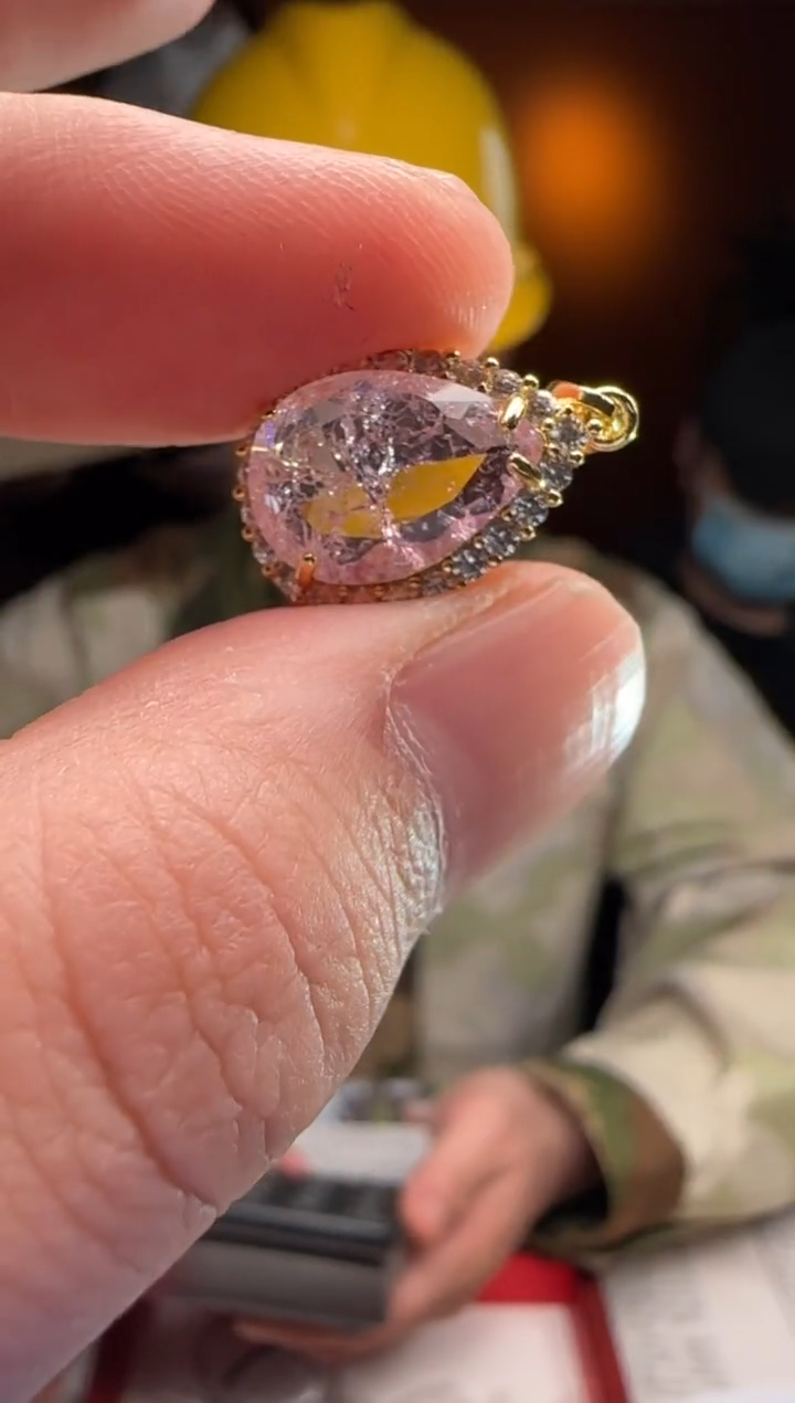 【闪购商品】合成钻石耳饰银S925镶嵌010019