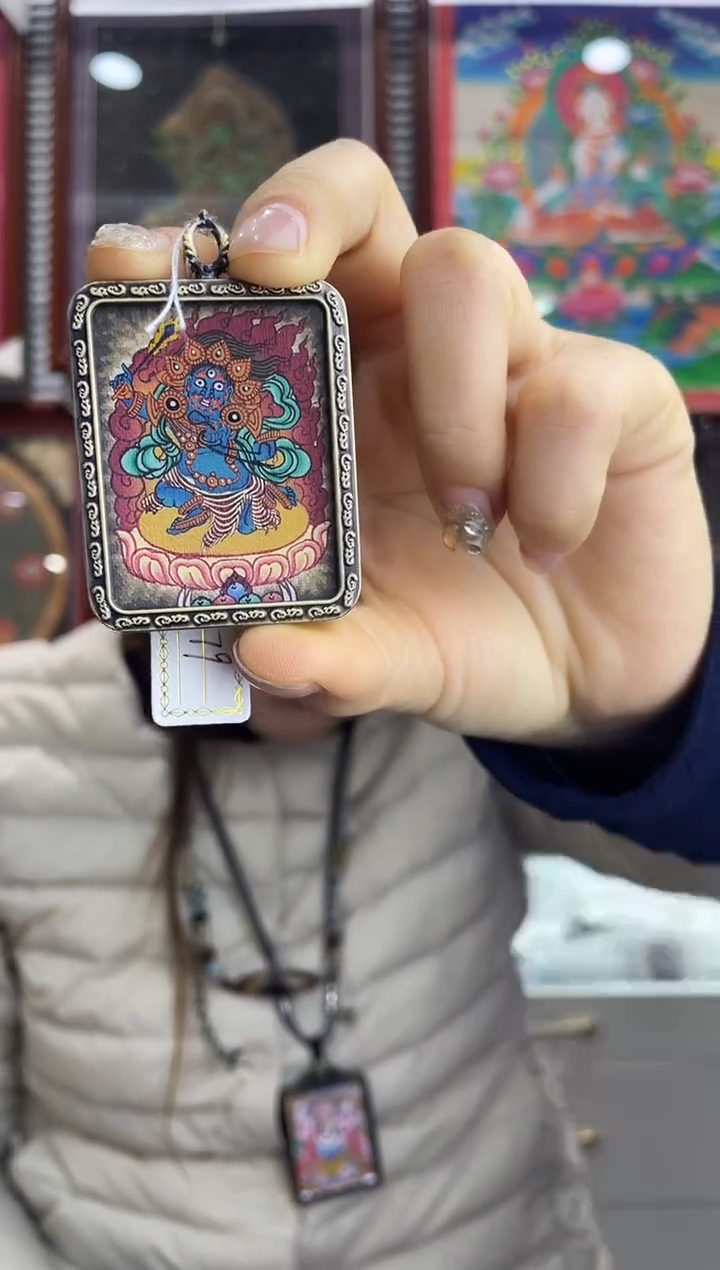 吊坠纯手绘唐卡（非质量问题不退不换）不动