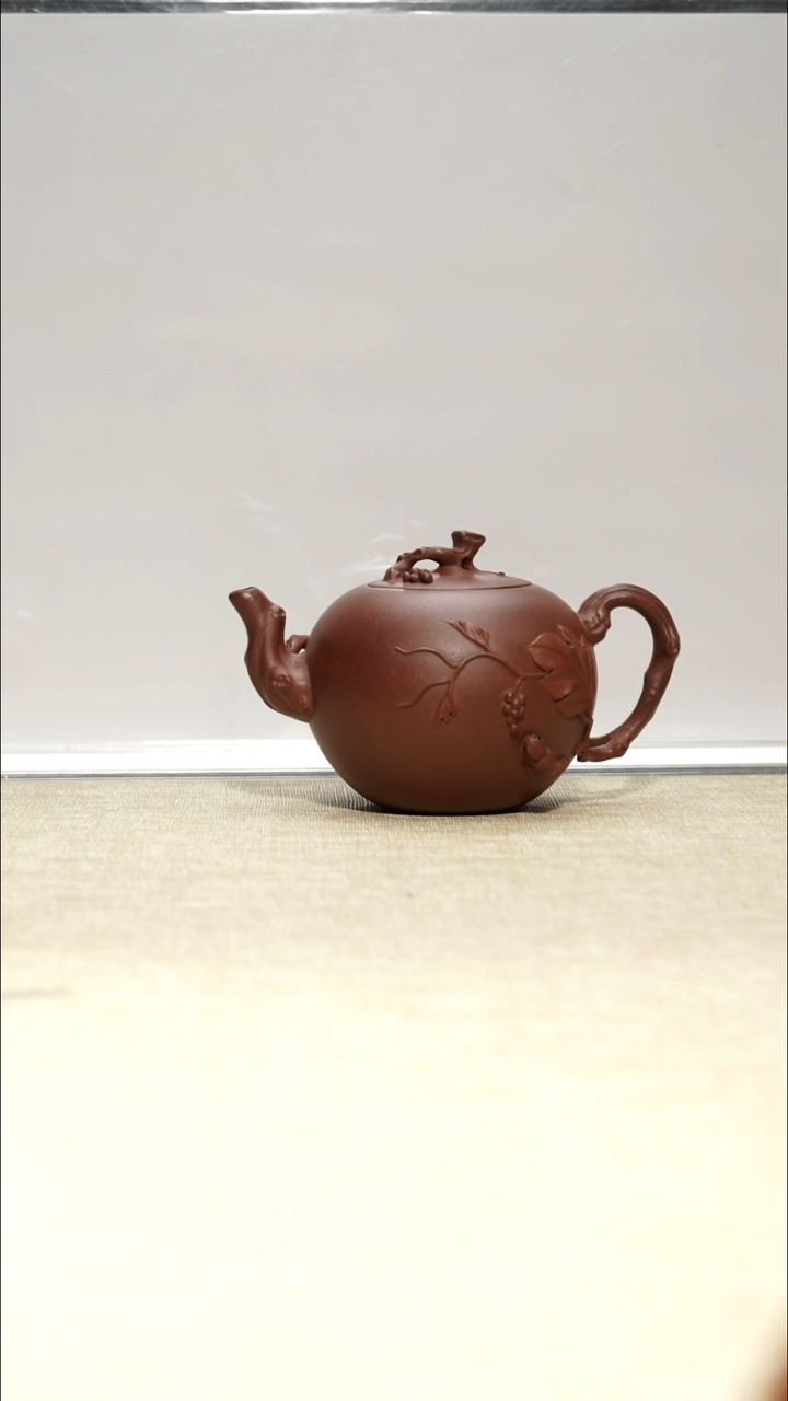 茶壶底槽青松鼠葡萄170毫升瑕疵壶