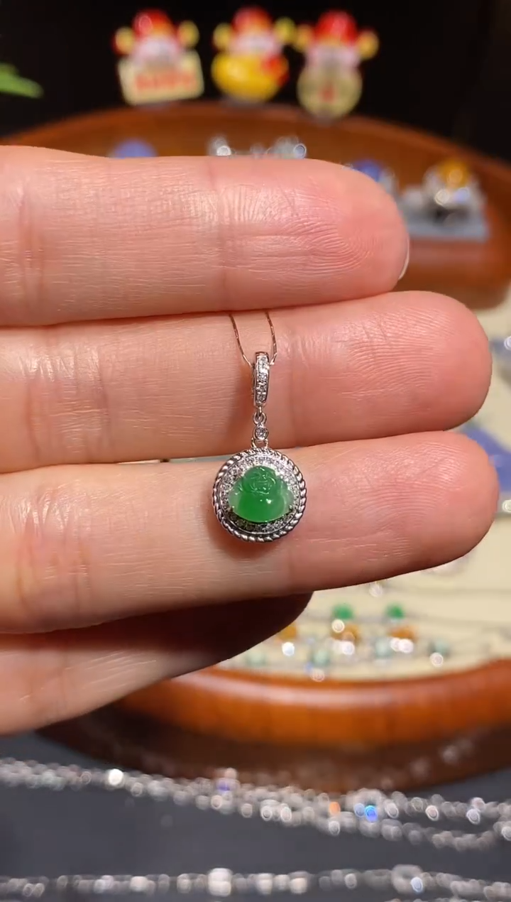【闪购商品】翡翠颈饰18K金镶嵌吊坠