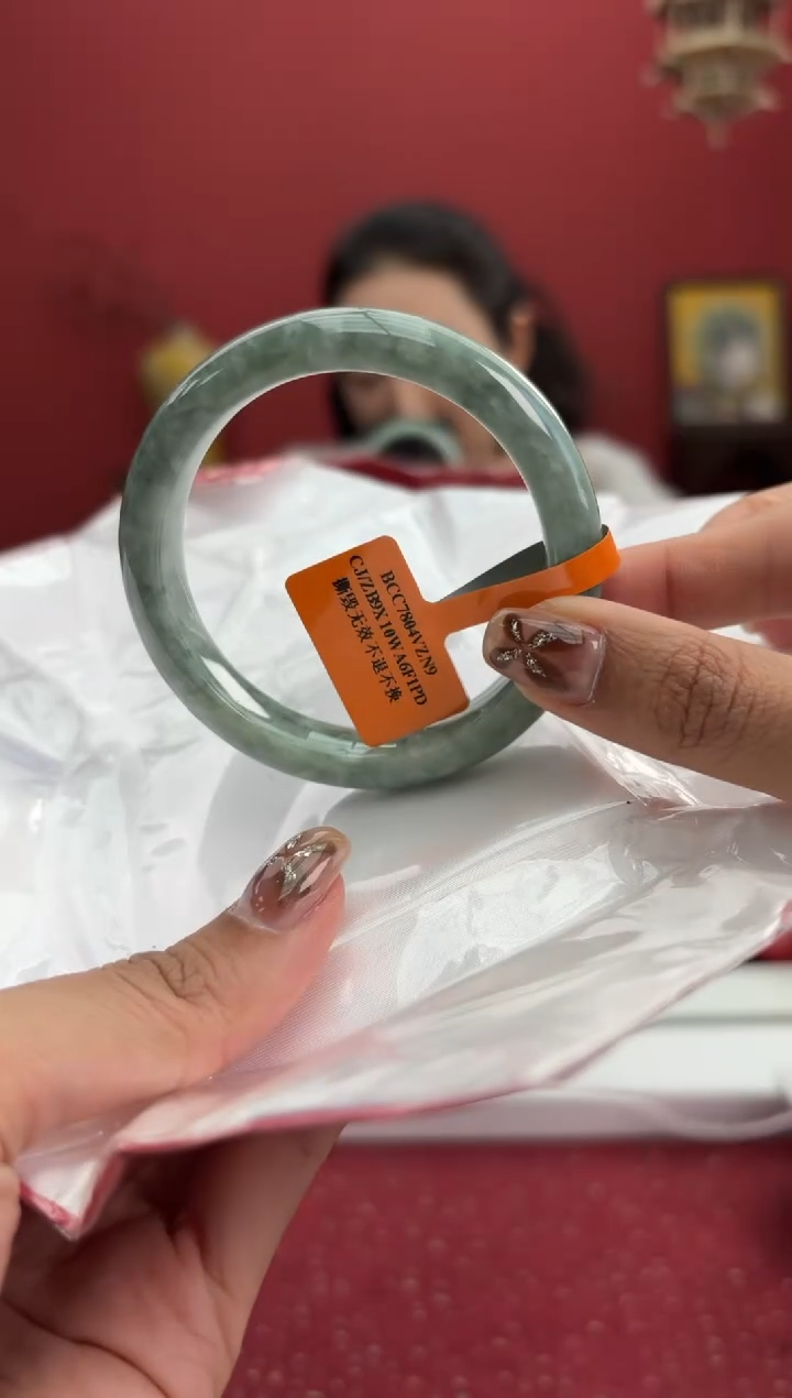 【闪购商品】翡翠手镯未镶嵌8手镯