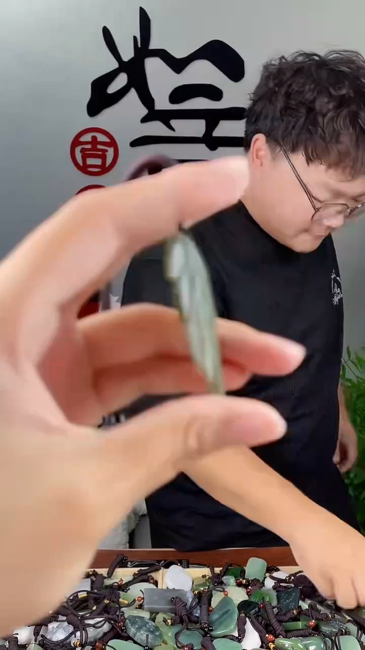 和田玉未镶嵌颈饰拍一发一，多样性发货