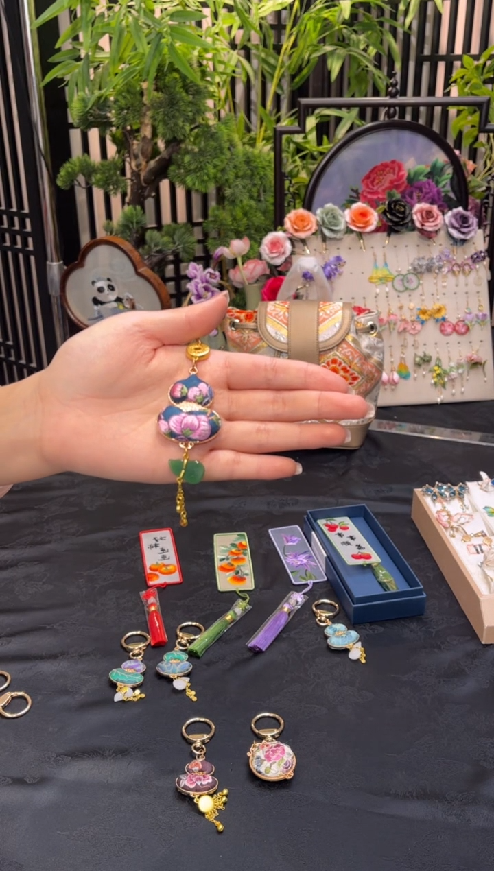 织绣?非遗苏绣手工饰品