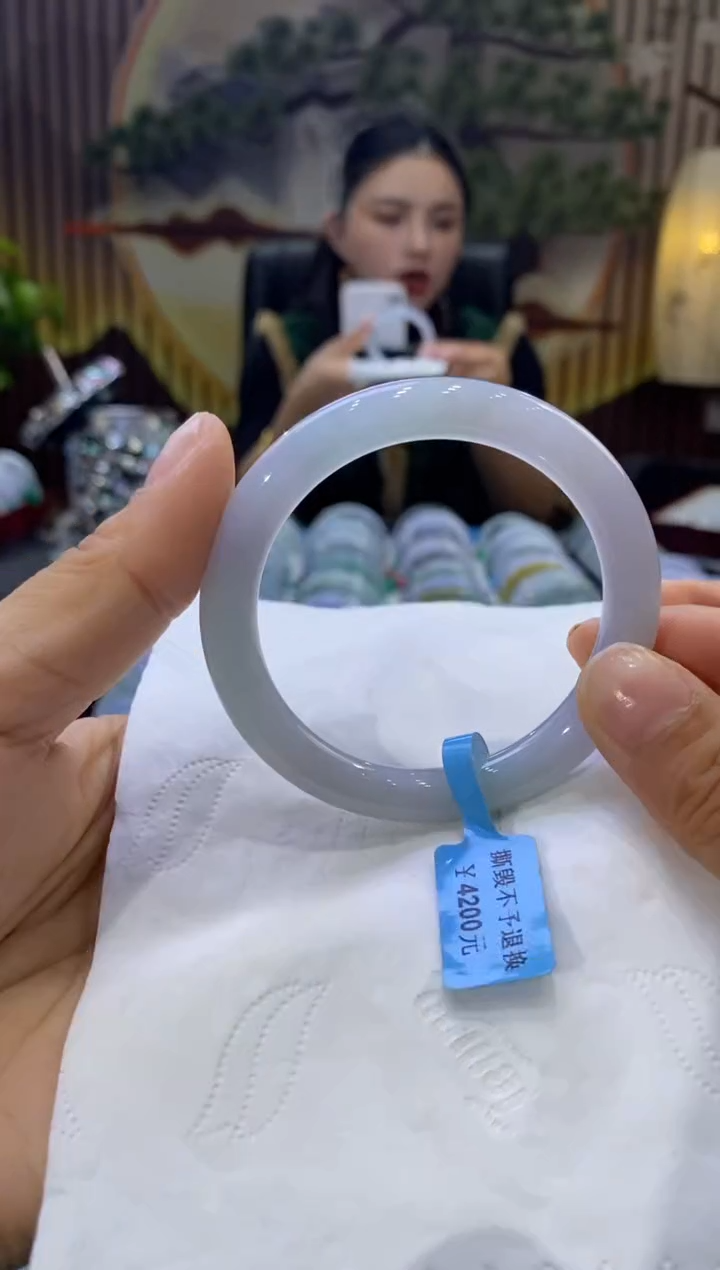 【闪购商品】翡翠手镯未镶嵌多人02581